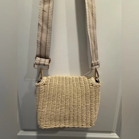 Spring/Summer 🌸 Cream Woven Shoulder Bag Adjustable Strap - Picture 5 of 6